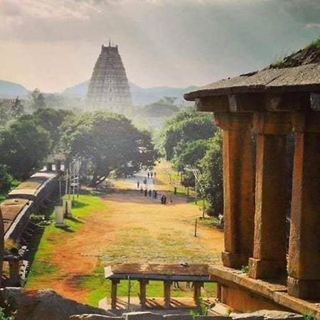 Om Shanti Om Home Stay & Cafe Hampi Exteriér fotografie