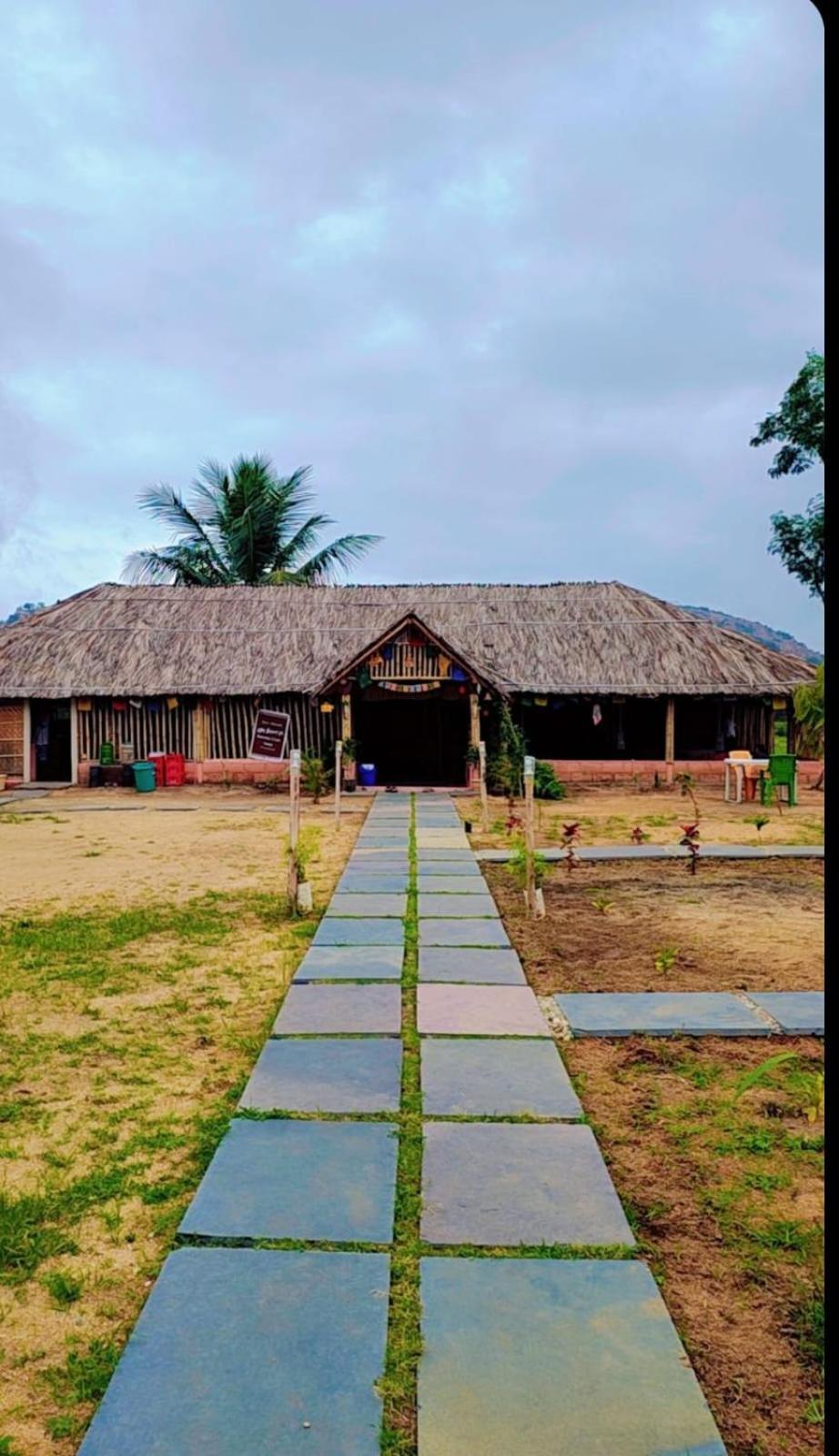 Om Shanti Om Home Stay & Cafe Hampi Exteriér fotografie