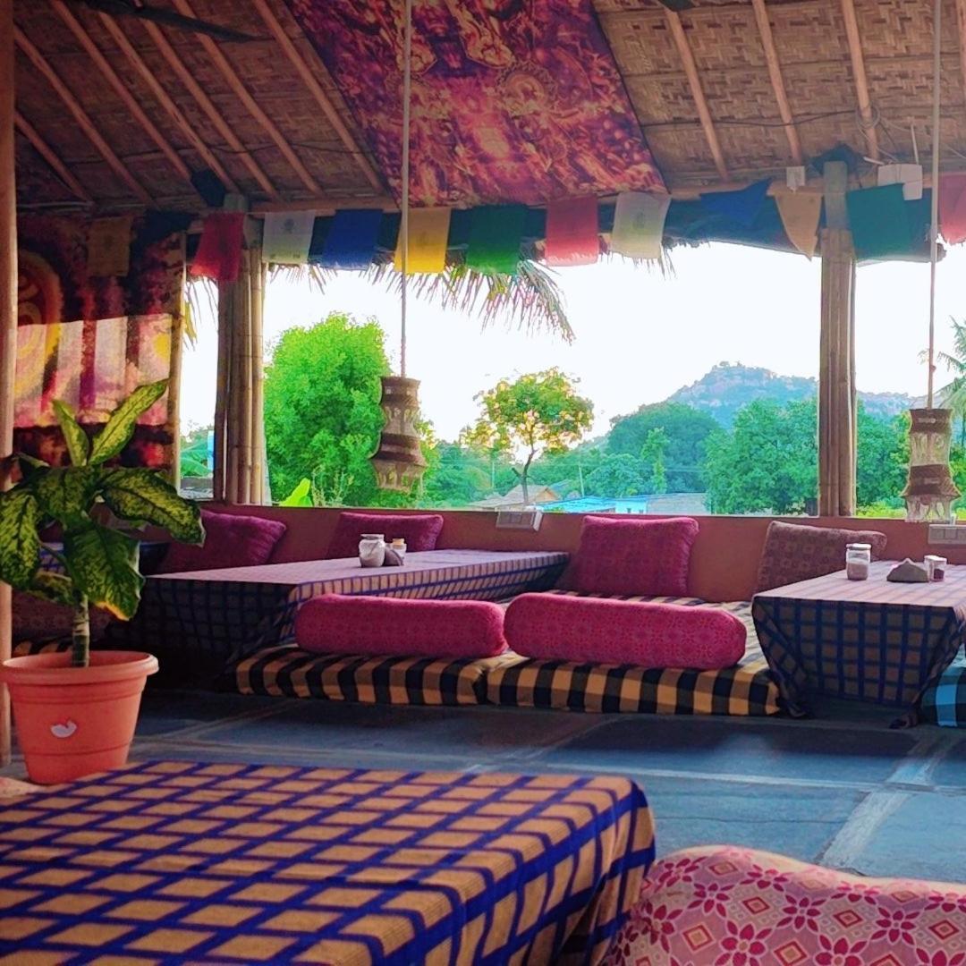Om Shanti Om Home Stay & Cafe Hampi Exteriér fotografie