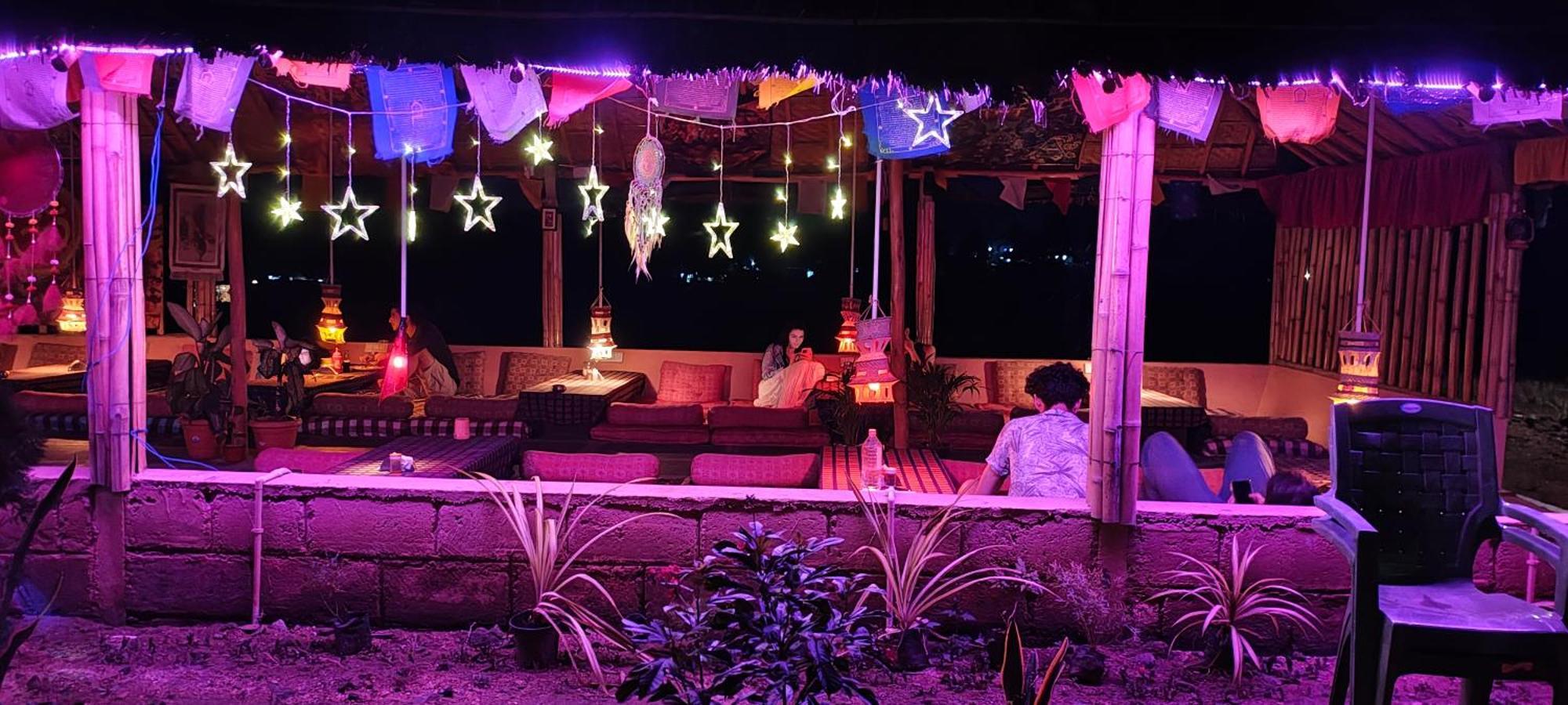 Om Shanti Om Home Stay & Cafe Hampi Exteriér fotografie