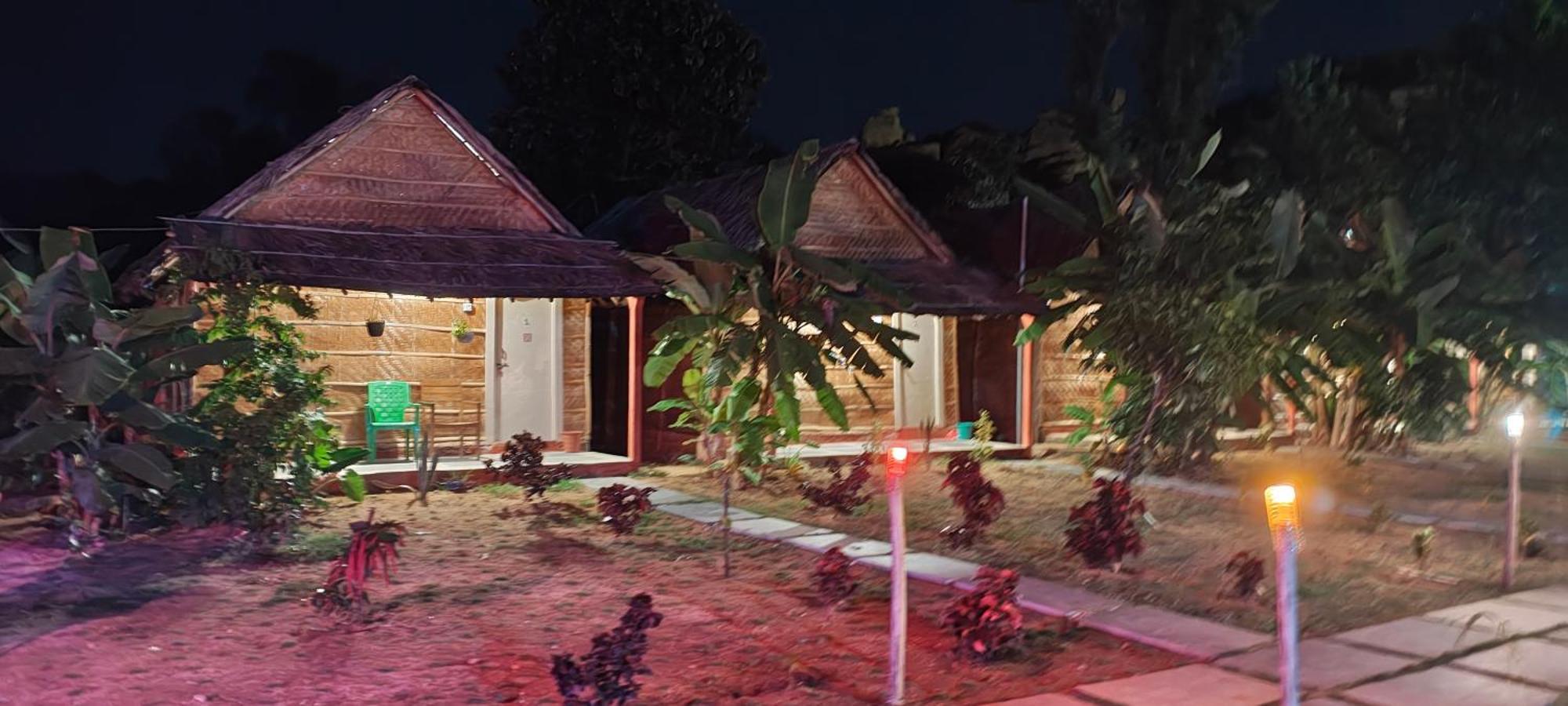 Om Shanti Om Home Stay & Cafe Hampi Exteriér fotografie
